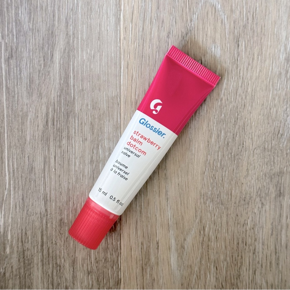 Glossier Strawberry Balm Dotcom - Universal Salve